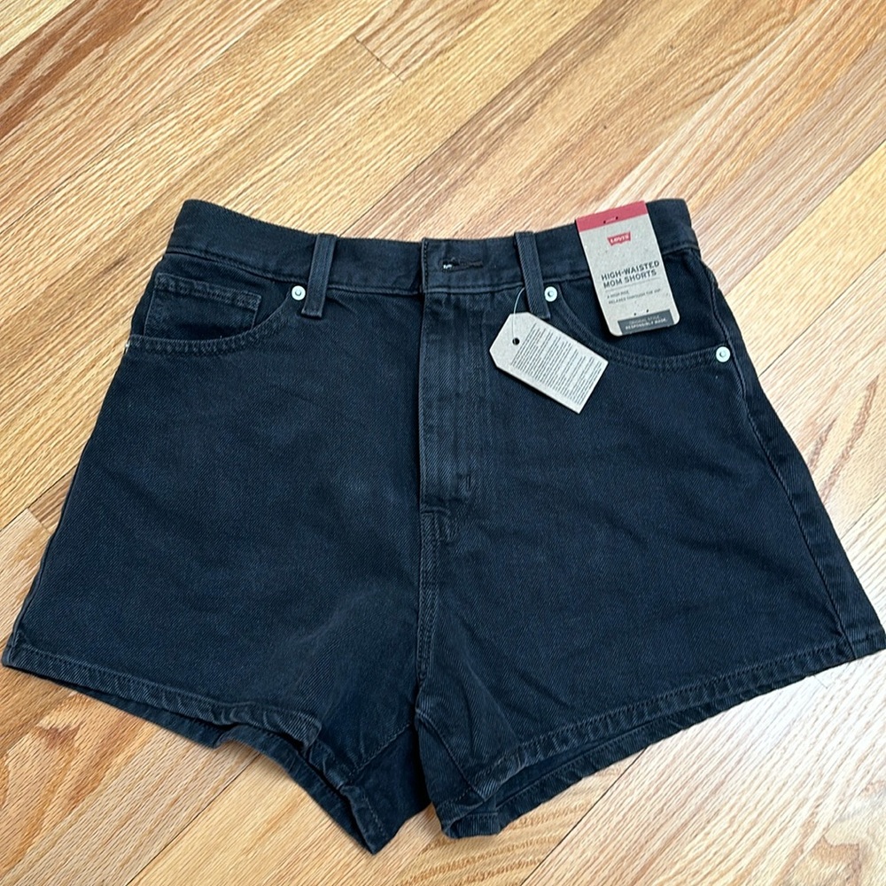 New Levi’s High-waisted Mom Shorts